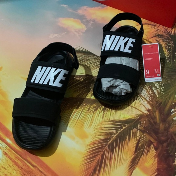 REMOVING  Brand New Women Nike Tanjun sandals 9 - Picture 4 of 10